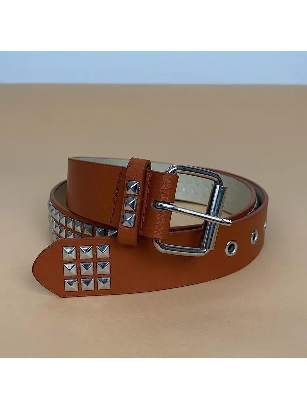 Diamond Studded brown essential belt. Y2k 2000s style. Fits a 30-36 inch waist.